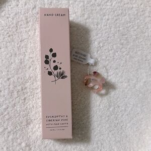 free people Gift Bundle Eucalyptus & Siberian Pine Hand Cream Pink Marble Clip